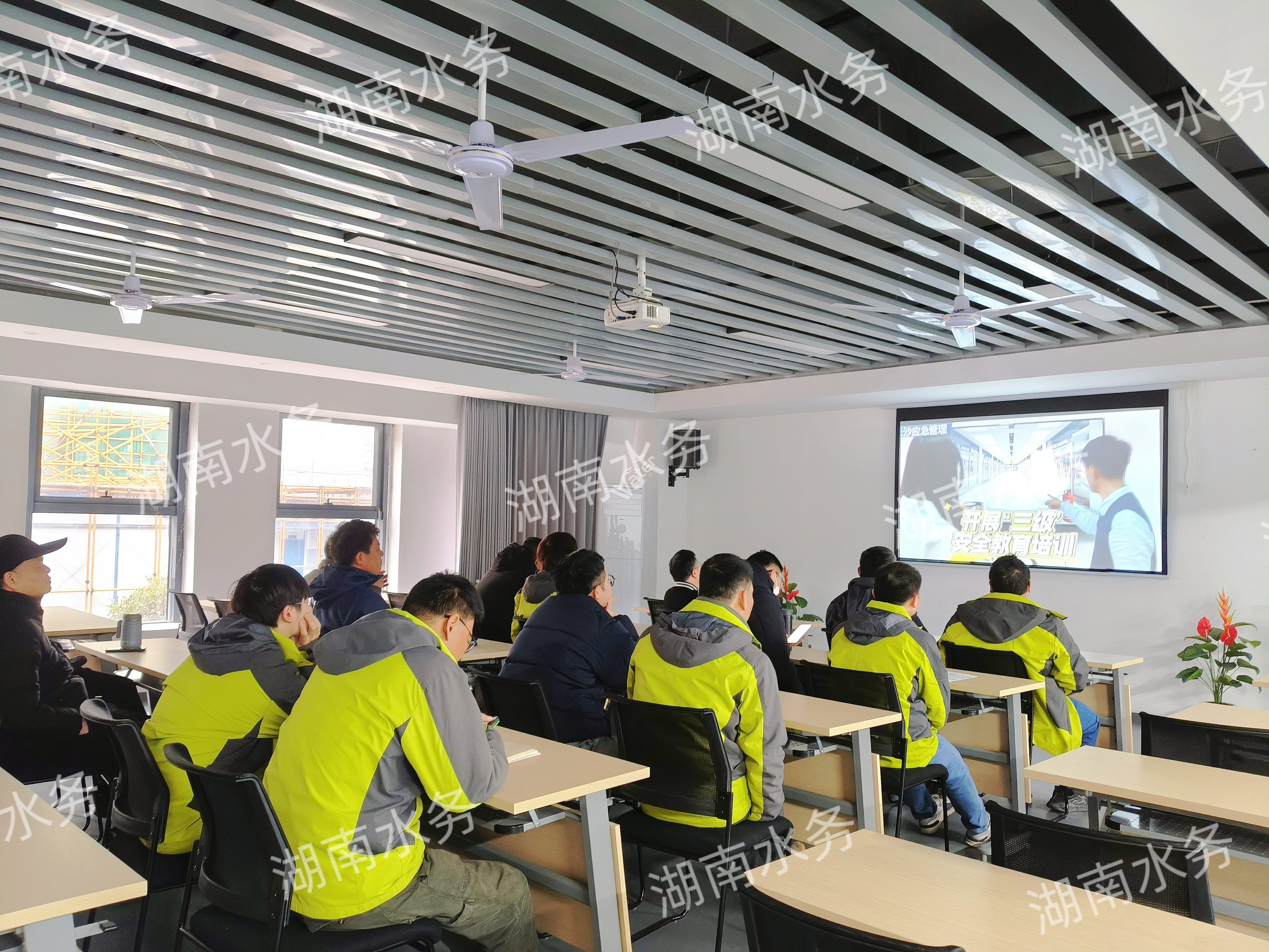 寂寞的少妇的诱惑