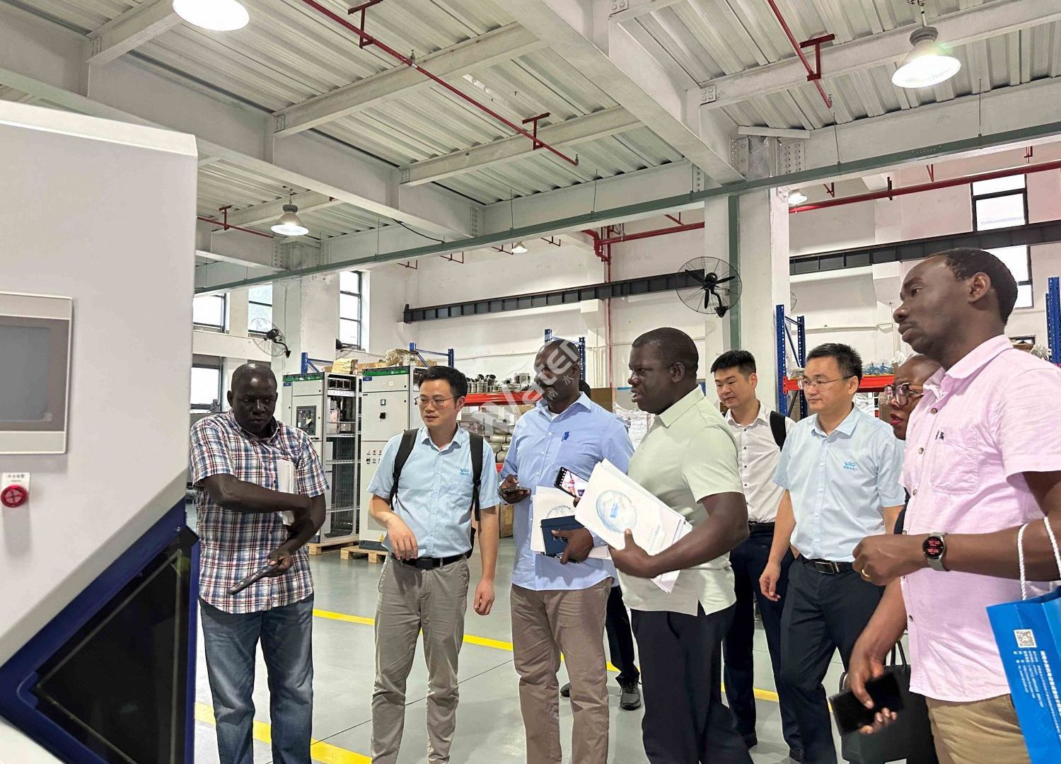 某国水部官员来我司考察参观